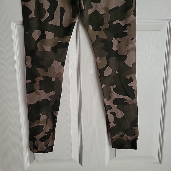 NWOT Wild Fable Camo Leggings - Picture 5 of 10